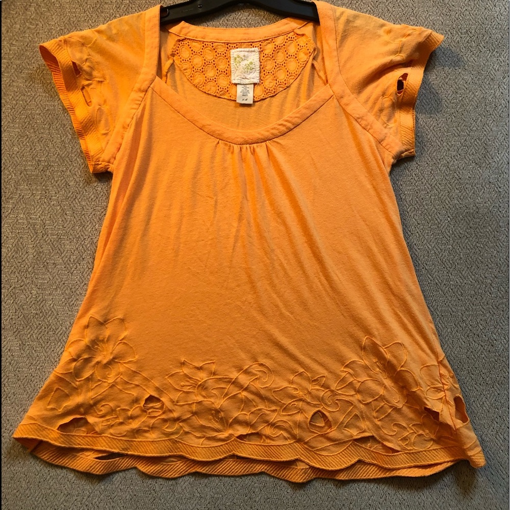 Anthropology T- shirt w cutout on sleeve & bottom